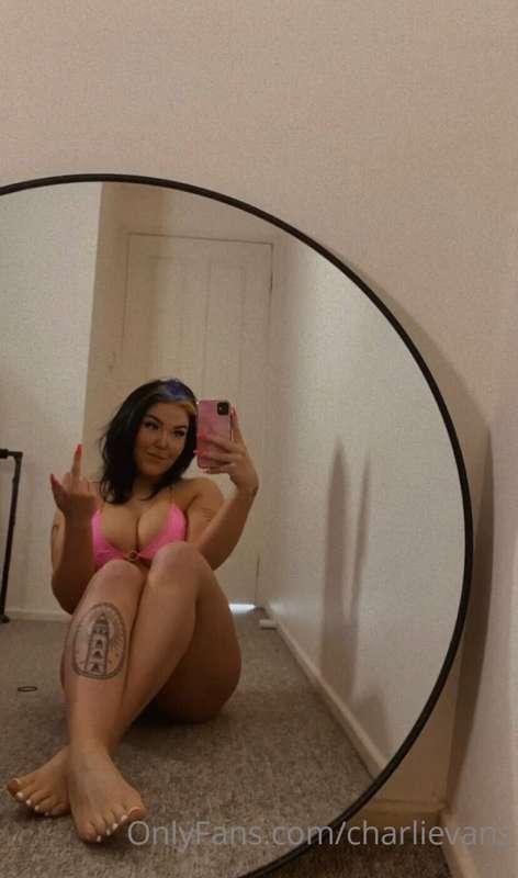 where are my foot lovers? 

tip $5 to be added to my foot fe..