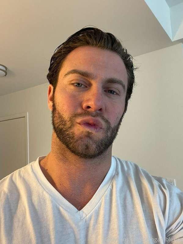 💋