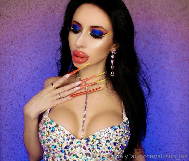 I love bright makeup💜💙