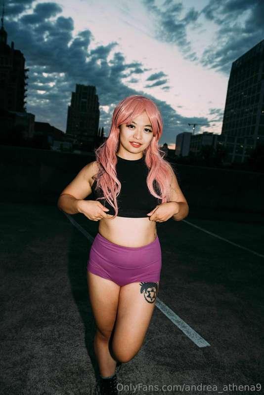 POV we're getting ready to go clubbing and I'm in my cute li..