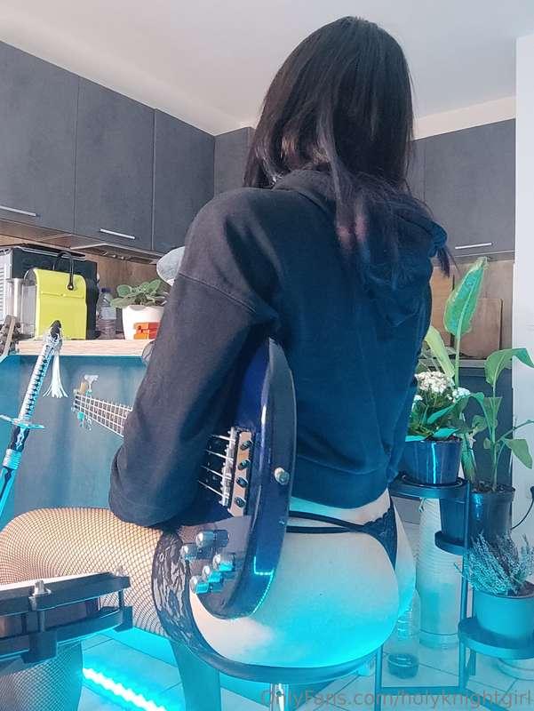 Just finished recording another cover and took these butt pi..