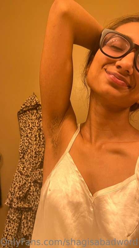 A compilation of my armpit hair growth so far! I know some o..