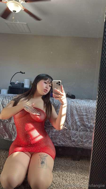 Should I take it off for you baby? 🤭