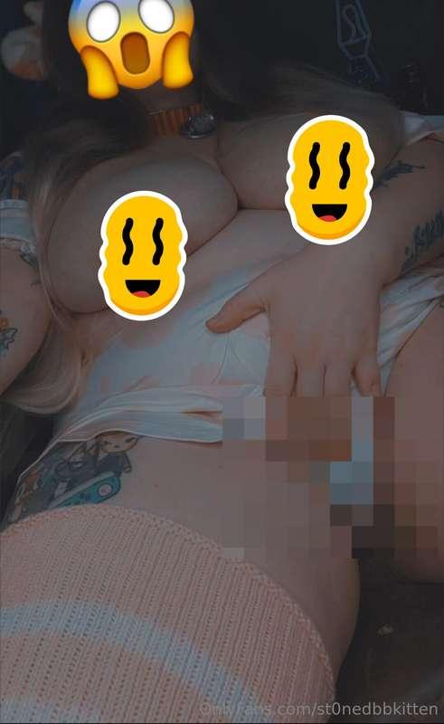 st0nedbbkitten image #0