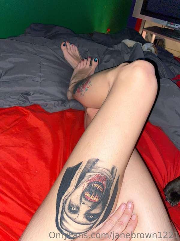 My toes are freshly painted, I’m stoned and horny 🤤 tip for ..