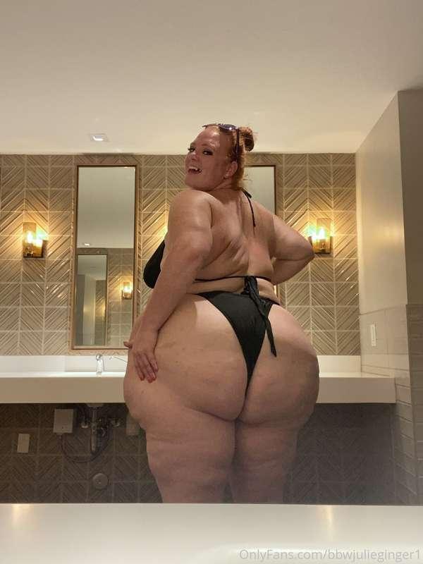 I live how my ass looks in this bikini 😈😈 don’t you?