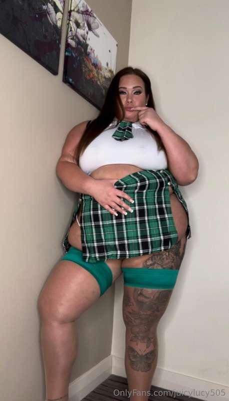 Who likes a naughty skool girl? 😈💚