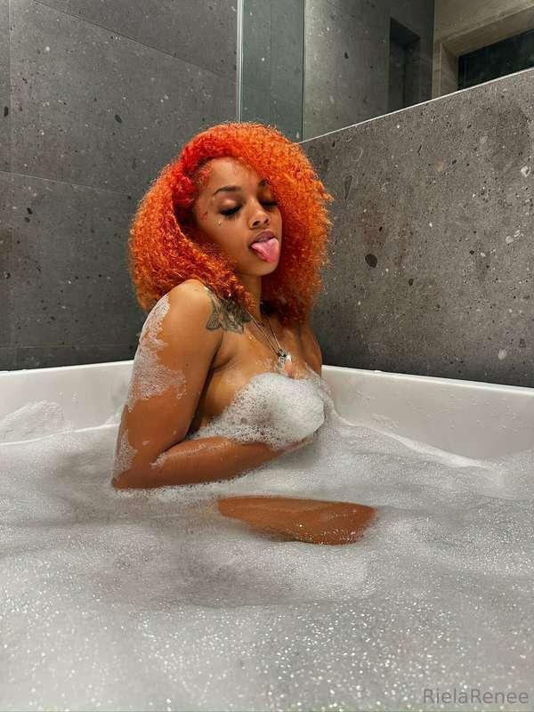 Go sub to my VIP @rielareneevip let’s have us some fun!🧡💦