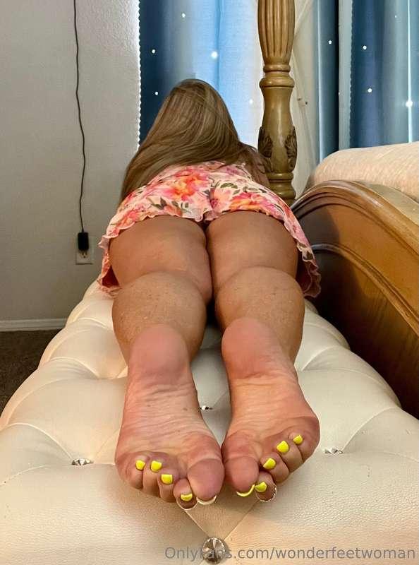 wonderfeetwoman image #3