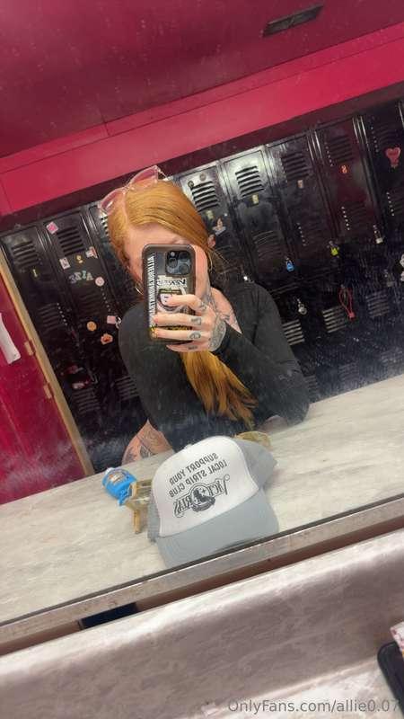work was slow today did you go sub to my VIP yet? @alliexxbb..