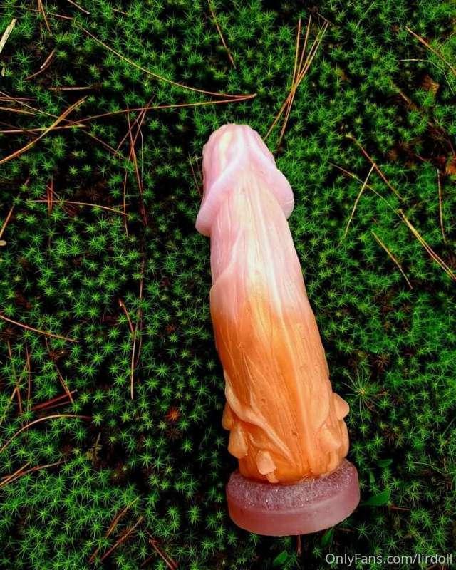 Wanna see me play with this shroom? 

Help me get it and I'l..