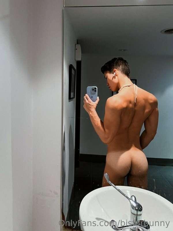 Guess who didn’t even make it one day into no nut November 🫠..