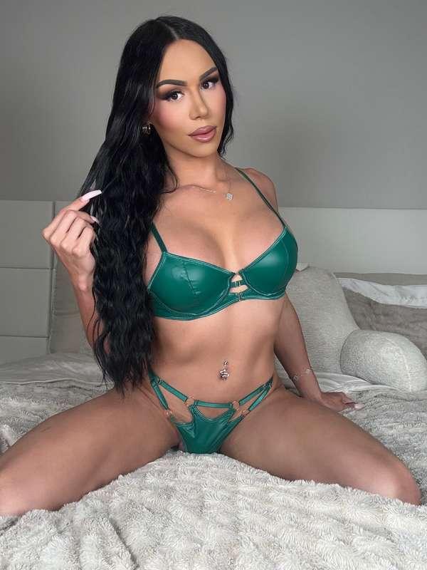 You have two seconds to get over hereee!😈🔥