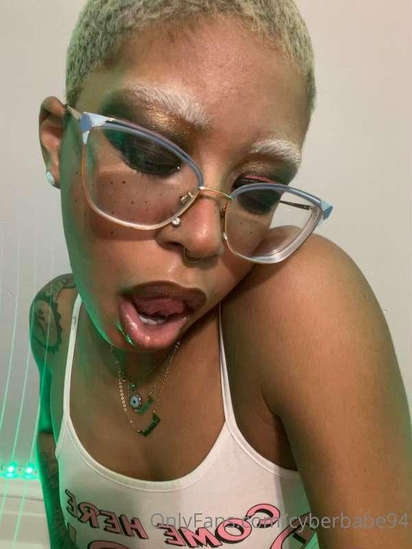 cyberbabe94 image #0