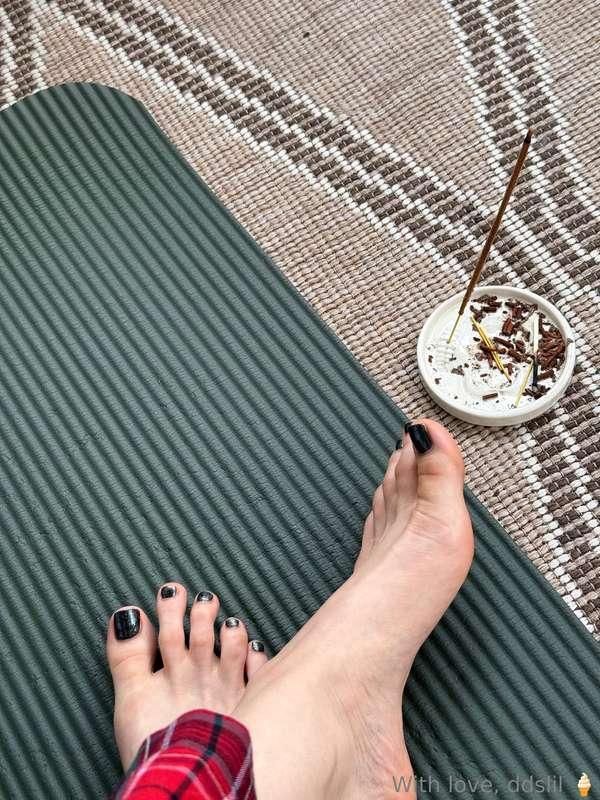 chillin 😌В мене стільки всього цікавого в сторіз завжди…..