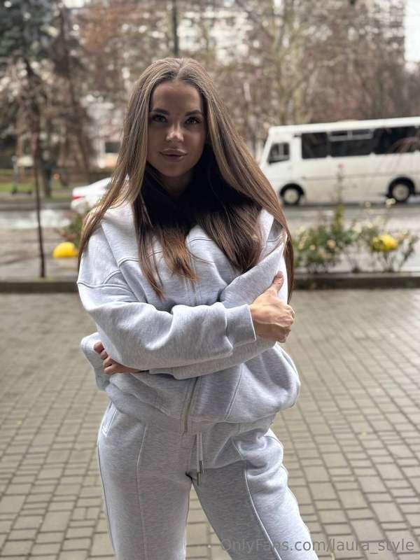 Cozy days, confident vibes☁️💫 Even the greyest weather can’t..