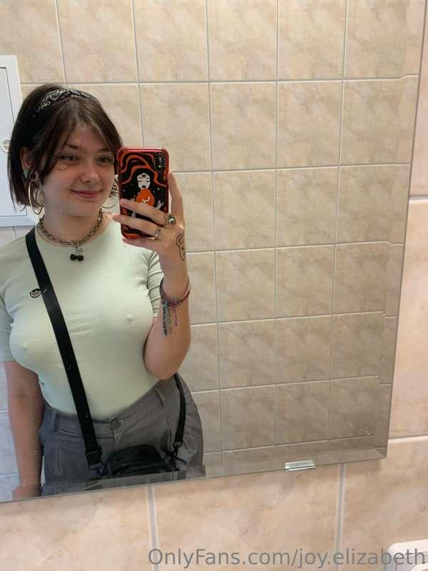 Went to the Saturday antique market as braless as always😊