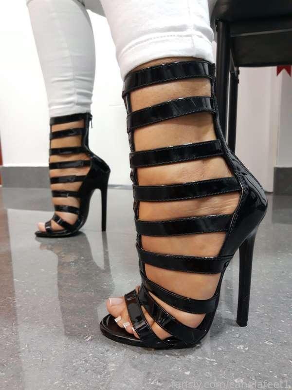 canelafeet1 image #0