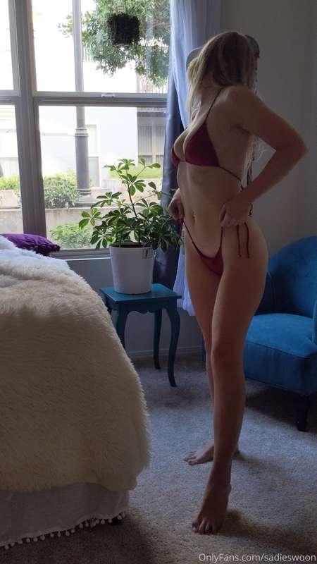 Cum chat with me and I'll show you what's behind my new biki..