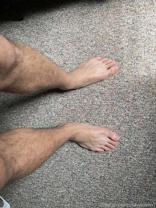feet