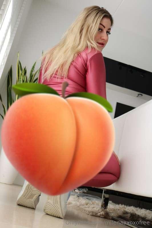 Legs Open or Legs Closed? 😈🍑