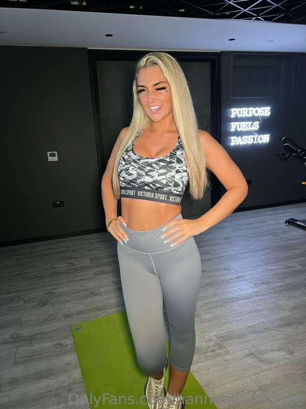 yoga stretches make me a flexible girl🧘‍♀️
