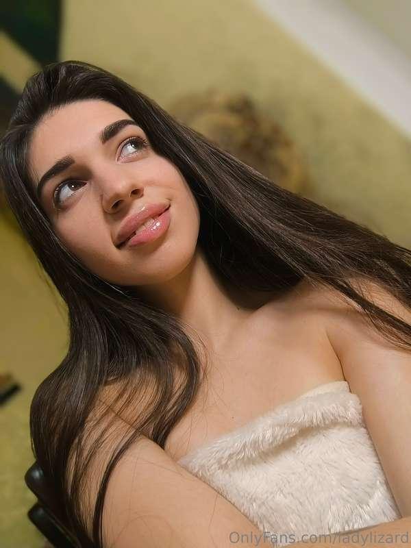 I want to be your horny doll 🕹️