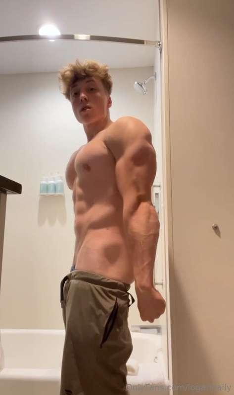 Hottest video yet out now ❗️40% OFF ❗️