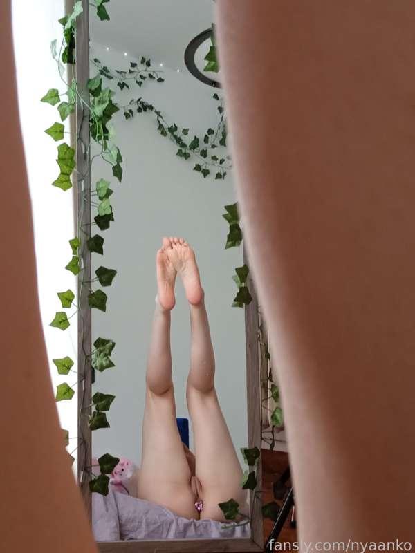 #fyp #soles #legs #petite #wrinkledsoles #buttplug #mirrorselfie