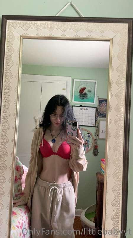 red and nudes are my favorite colors>>