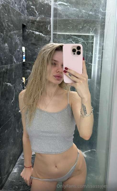 💞Hello, I’m Sylvia @sylwia_laly, 🥰 I’m 20, and between lectu..