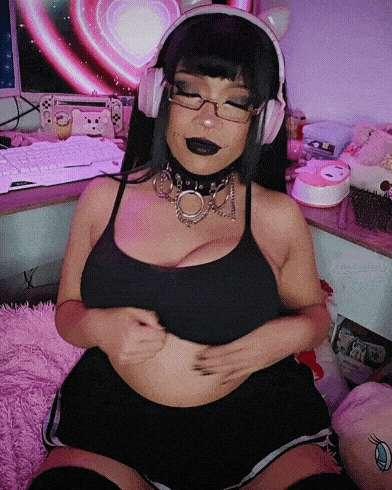 Some gifs from my latest video uwu