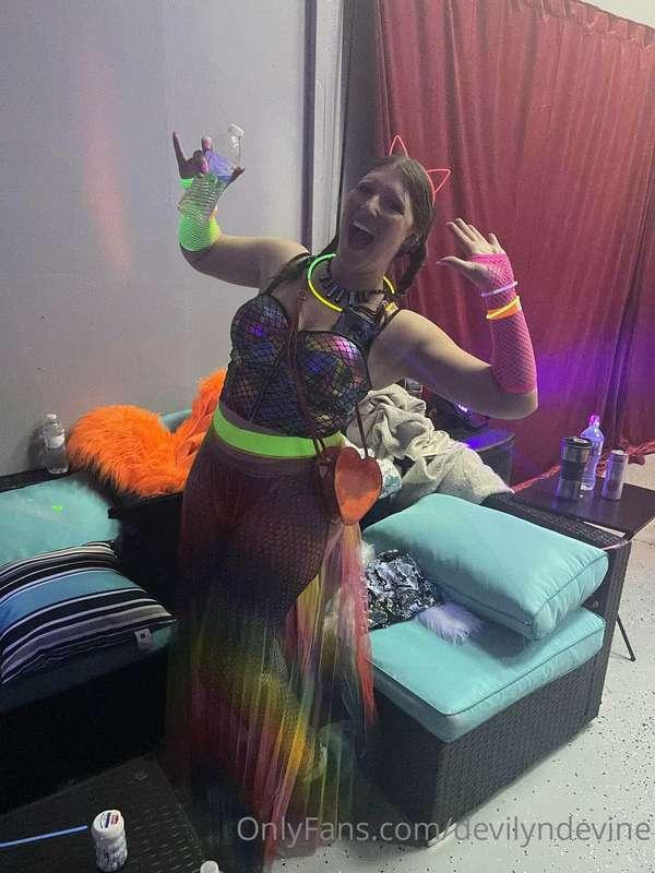 FREE POST! January was chaos but I went to my first rave! I'..