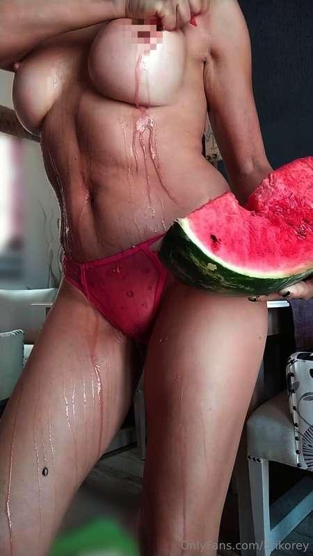 Come and enjoy this sweet watermelon 🍉