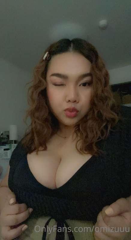 come suck my tits