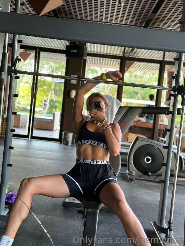 Hey ! Are you work out today?😝💦