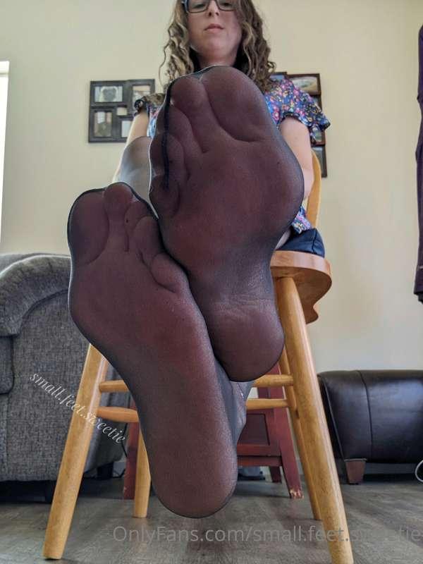 small.feet.sweetie image #3