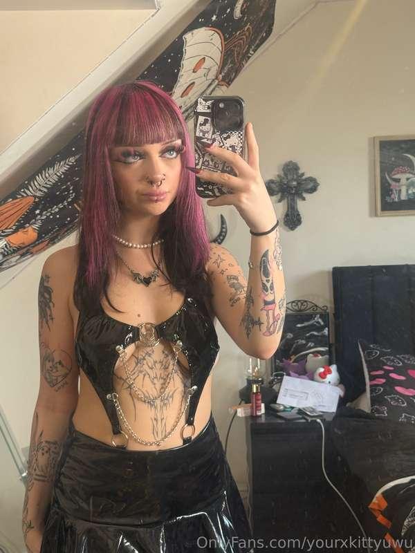 ready to be the hottest mistake of u