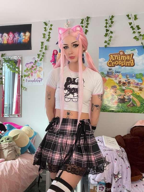 (part 1 of Emo kitty set XD🖤💖)
oh hai! i’m just an innocent ..