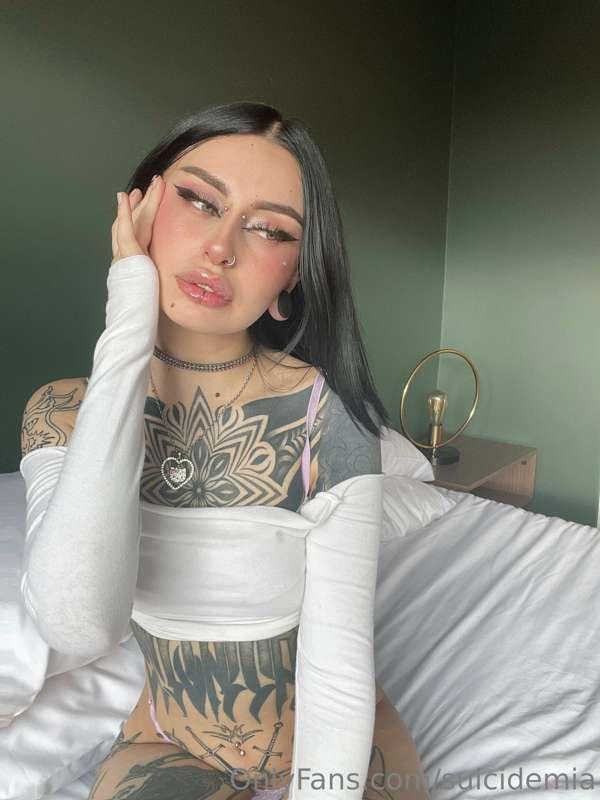 ## **I'm sure you'd love to wake up next to your hot goddess..