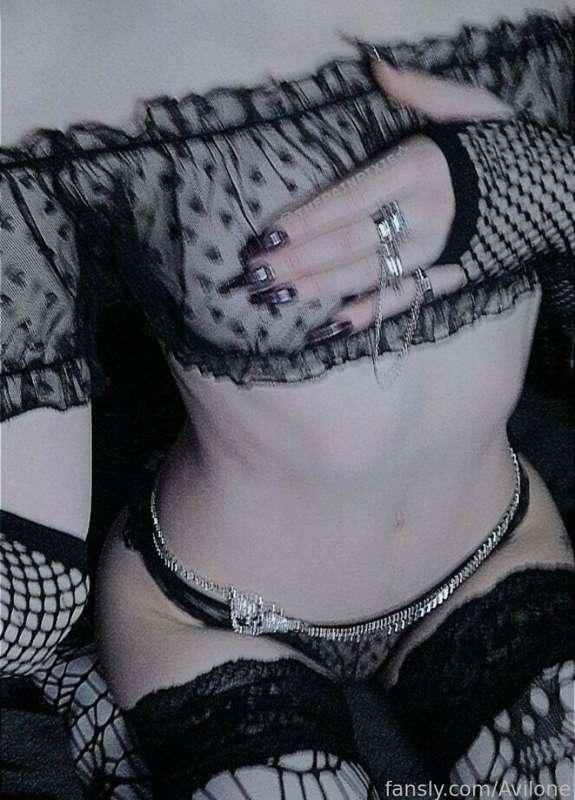 The front vs the back, even in my lingerie I look emo oops #fyp