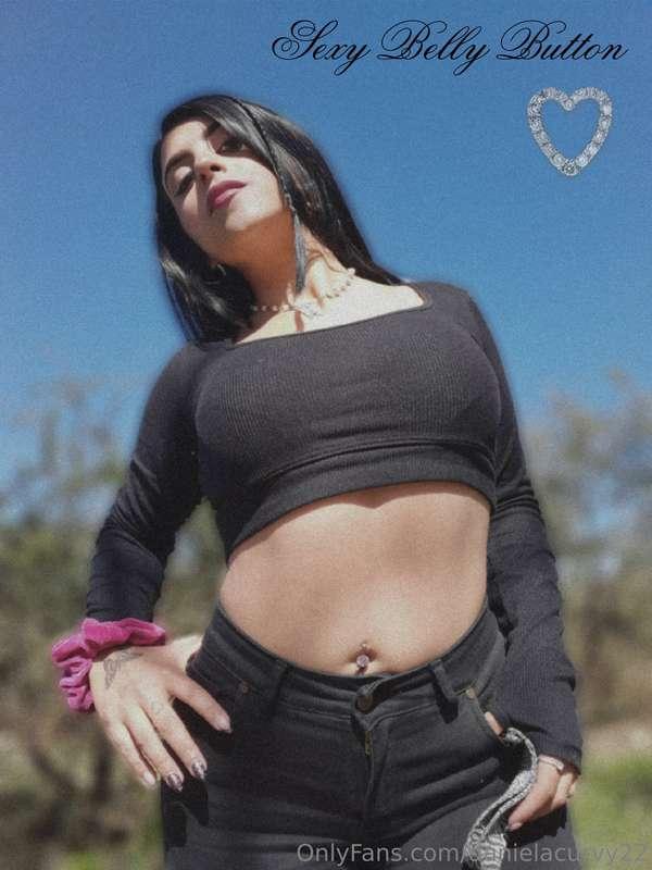 Pierced belly buttons are so sexy ✨️