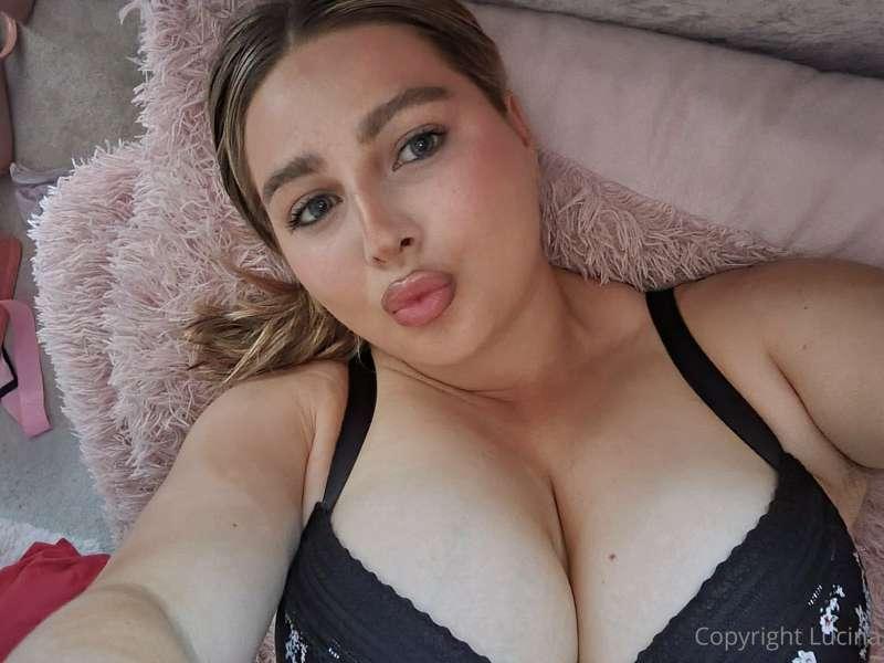 Is there someone horny right now? 🍆