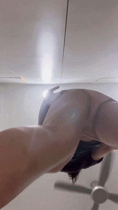 Watch as I slowly peel off my tennis skirt leaving nothing but for you to feast your eyes on. Get on your knees and worship my perfect pussy and asshole from this irresistible floor angle 🙈

#asian #boobs #cute #horny #japanese #tease #teen #teens 