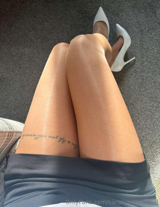 I cannot get over the shine on these nylons they are super s..