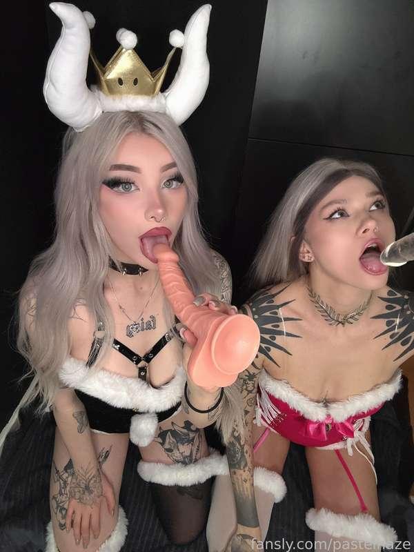Who’s ready for some girl/girl content? 😏