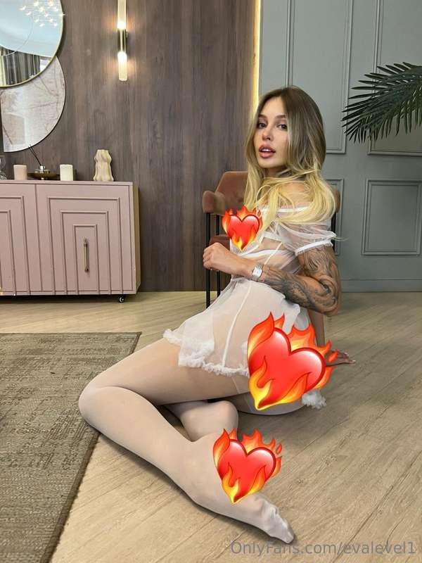 one more spicy pantyhose set…😈🔥