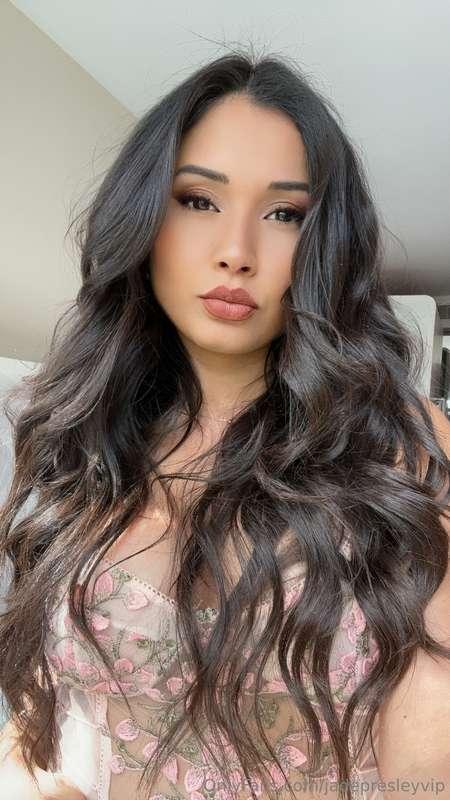 I got so pretty today that you won't come eat my pussy, I'll..