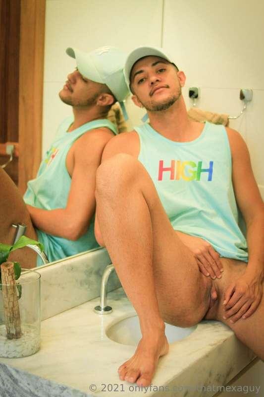 FOLLOW MY FRIEND Trans Man ​￼​ 🔥🔥🔥@ftmsamuelb🔥🔥🔥 🤭BIG AND PI..