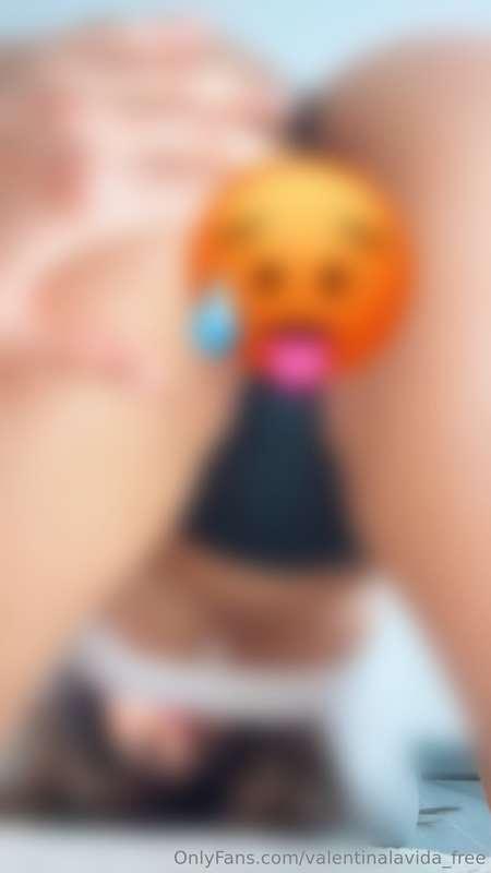 teasing 😋😋I completely neglected my other hole🙊 I stick my f..